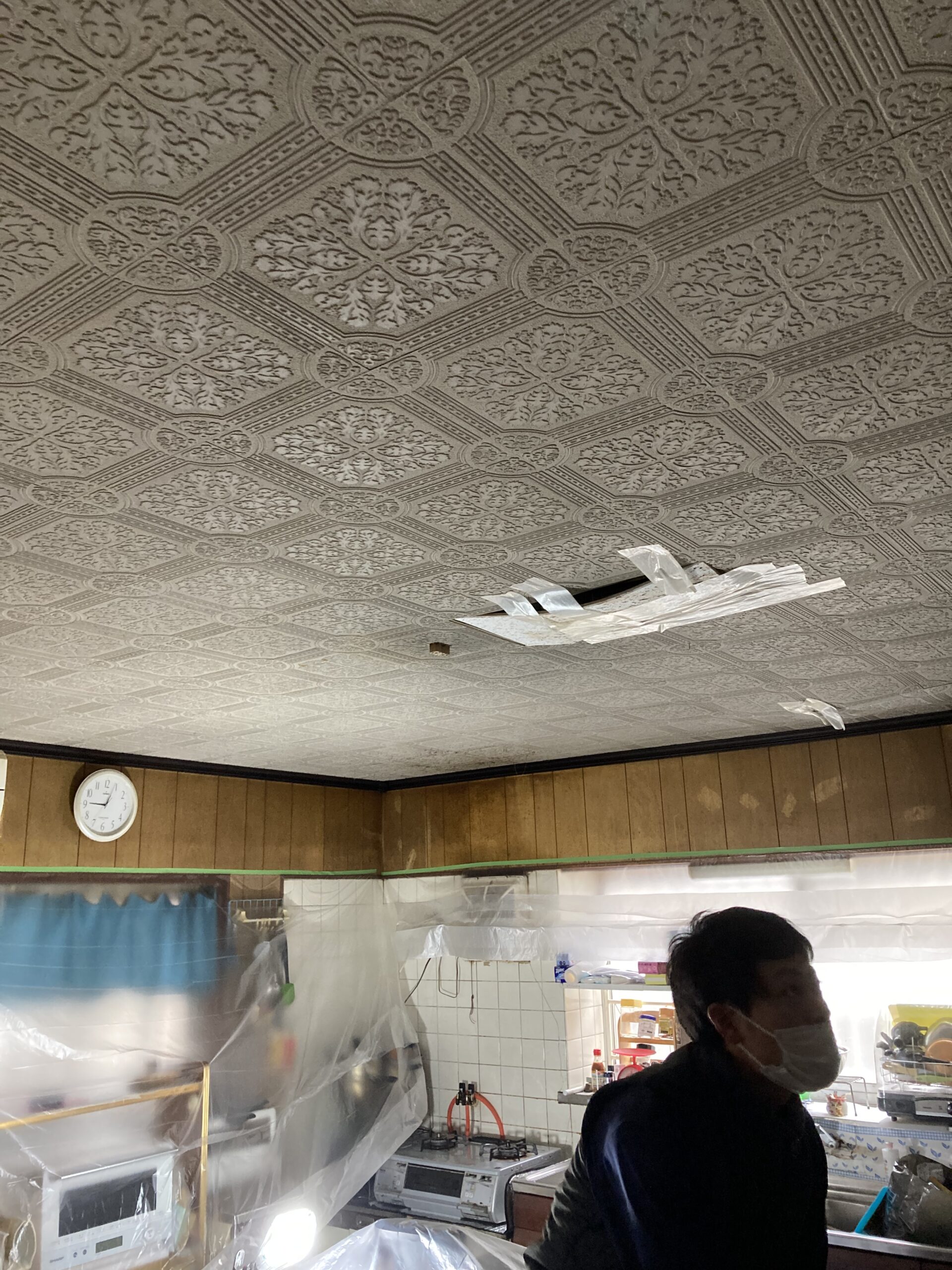 岸和田市にて雨漏りによる天井リフォームの施工前写真