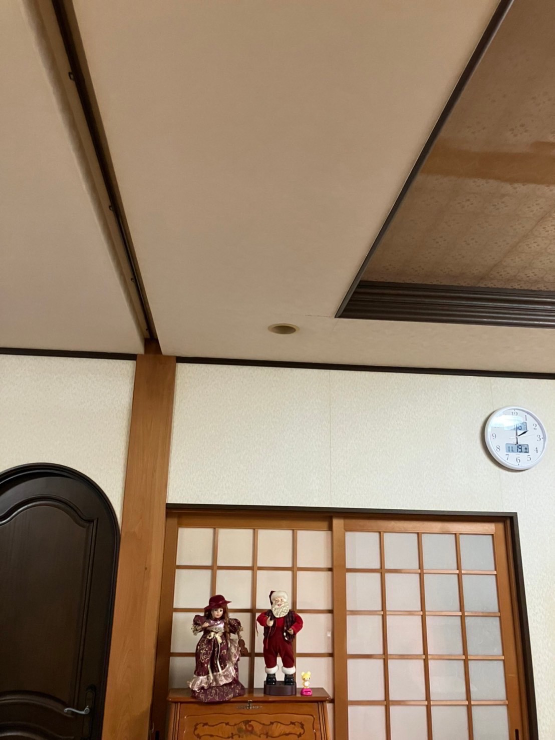 大阪府熊取町にてクロス・天井埋め込み式エアコン入れ替え工事の施工前写真