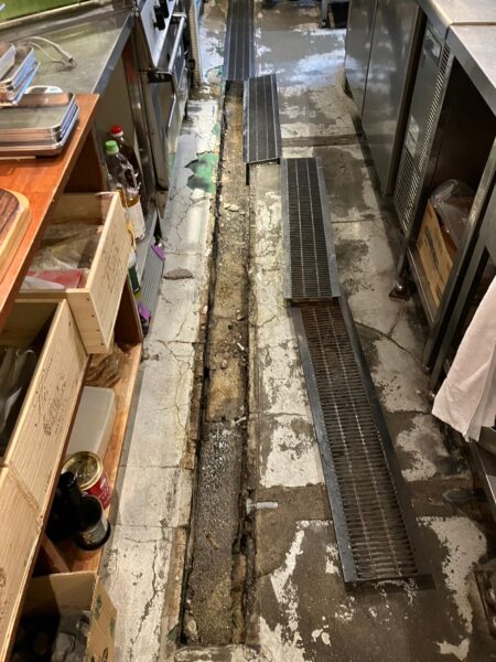 岸和田市にて店舗修繕工事の施工前写真
